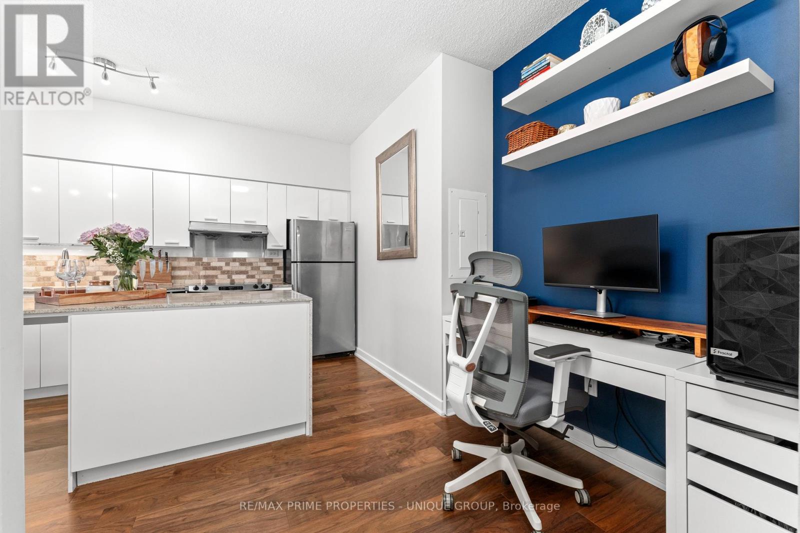 2207 - 29 Singer Court, Toronto, Ontario  M2K 0B3 - Photo 4 - C12161405