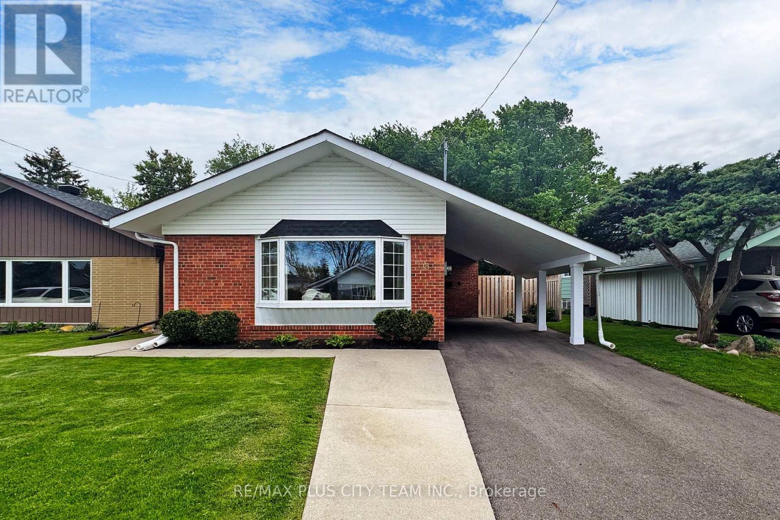 Property at 5 PENETANG CRESCENT image 1