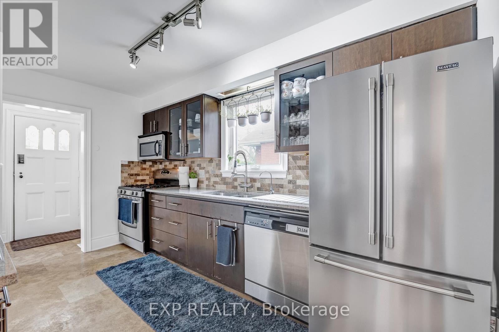 16 Camilla Crescent, Toronto, Ontario  M1L 1Z1 - Photo 6 - E12161413