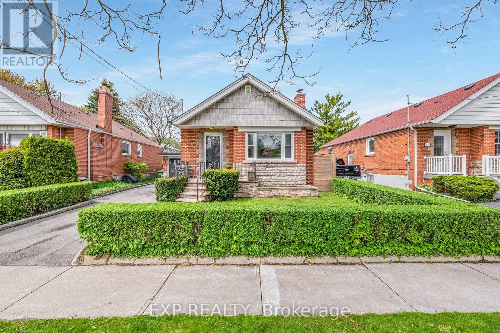 16 Camilla Crescent, Toronto, Ontario  M1L 1Z1 - Photo 1 - E12161413