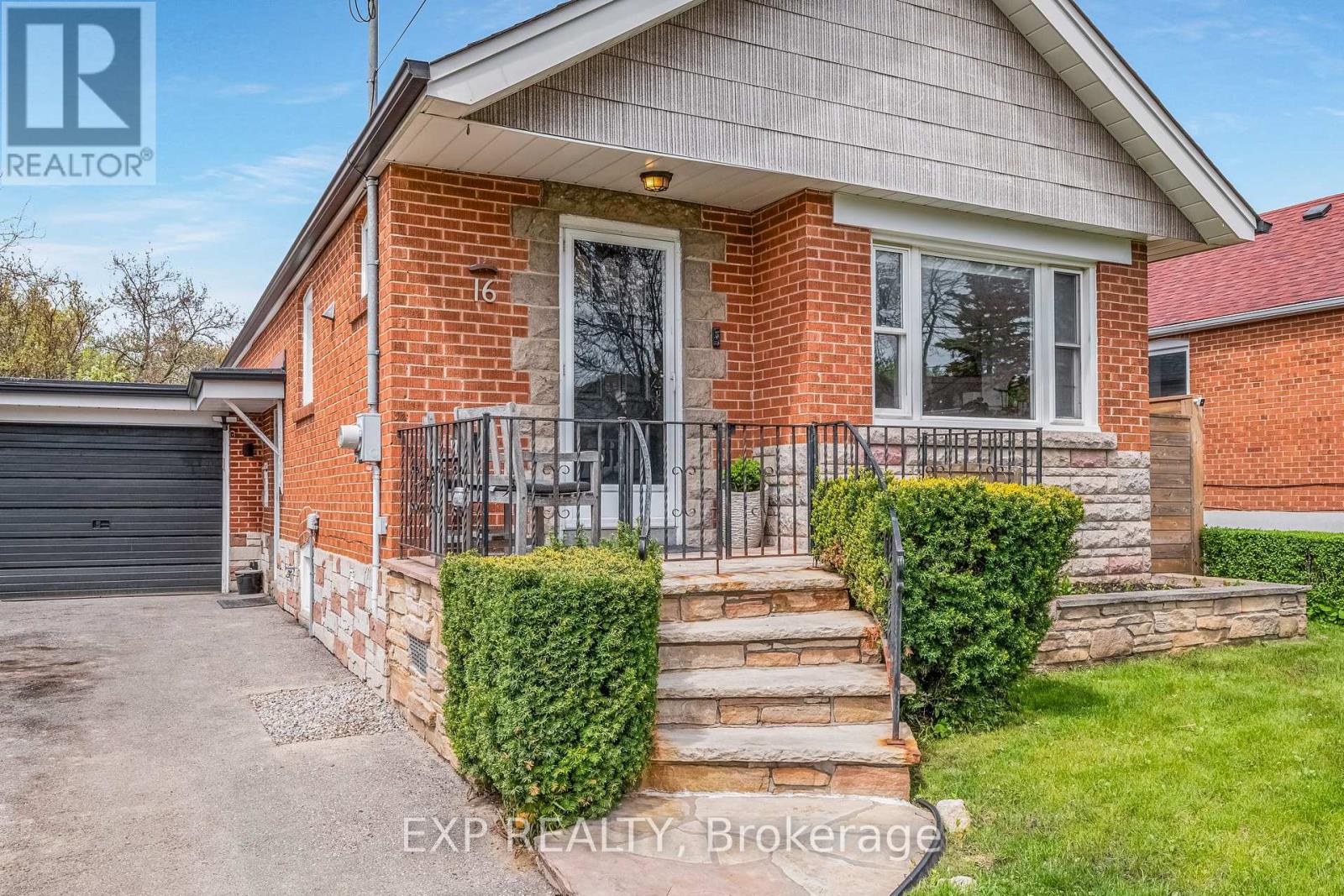16 Camilla Crescent, Toronto, Ontario  M1L 1Z1 - Photo 2 - E12161413