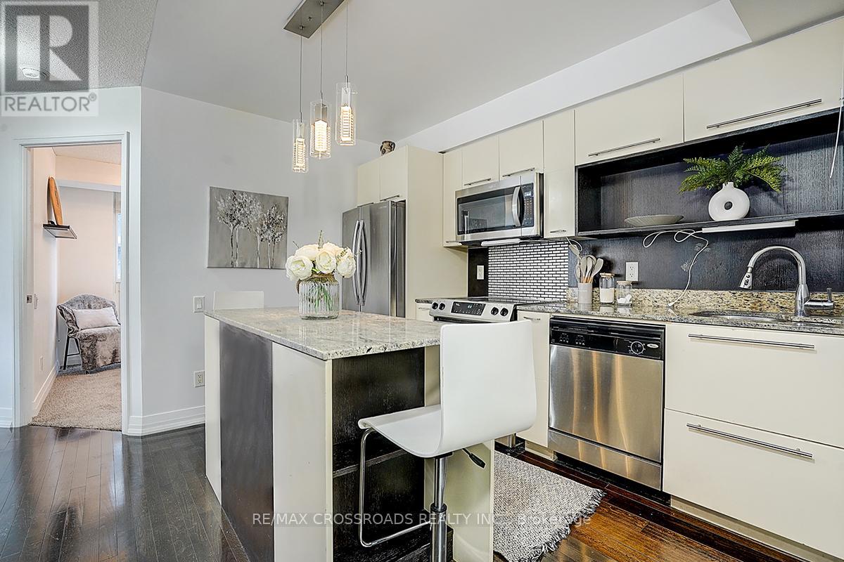 1305 - 21 Carlton Street, Toronto, Ontario  M5B 1L3 - Photo 11 - C12161408