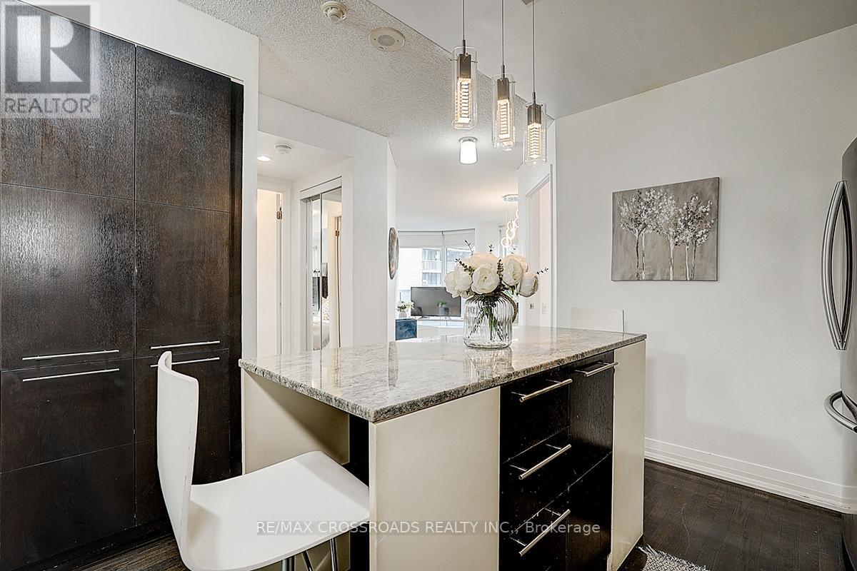 1305 - 21 Carlton Street, Toronto, Ontario  M5B 1L3 - Photo 20 - C12161408