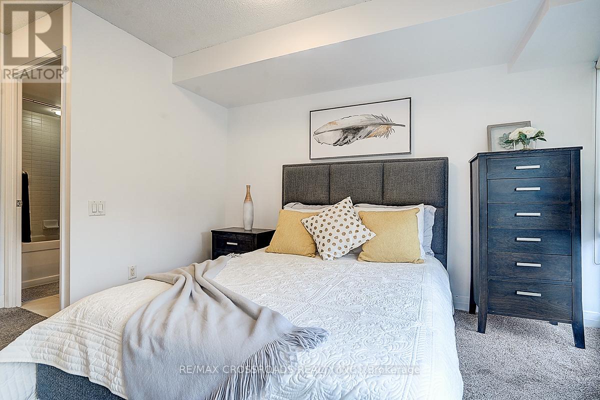 1305 - 21 Carlton Street, Toronto, Ontario  M5B 1L3 - Photo 28 - C12161408