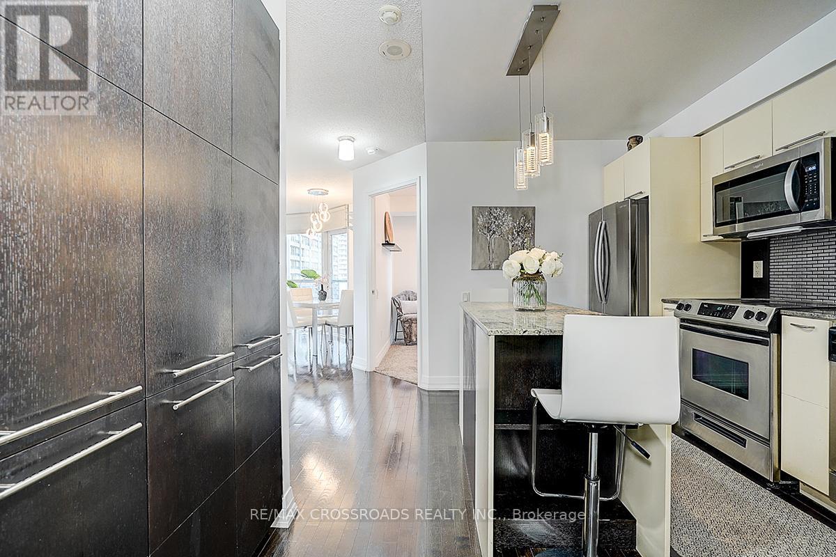 1305 - 21 Carlton Street, Toronto, Ontario  M5B 1L3 - Photo 8 - C12161408