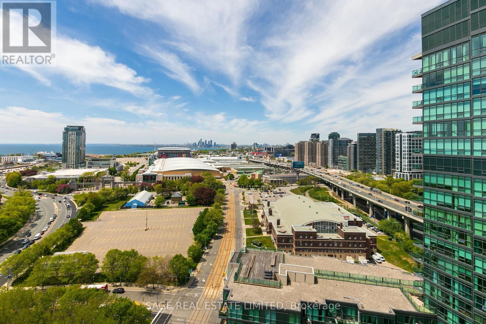 2310 - 219 Fort York Boulevard, Toronto, Ontario  M5V 1B1 - Photo 19 - C12161418