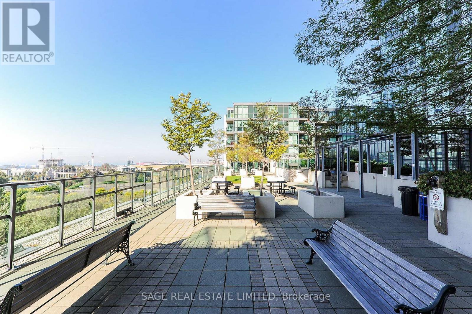 2310 - 219 Fort York Boulevard, Toronto, Ontario  M5V 1B1 - Photo 23 - C12161418