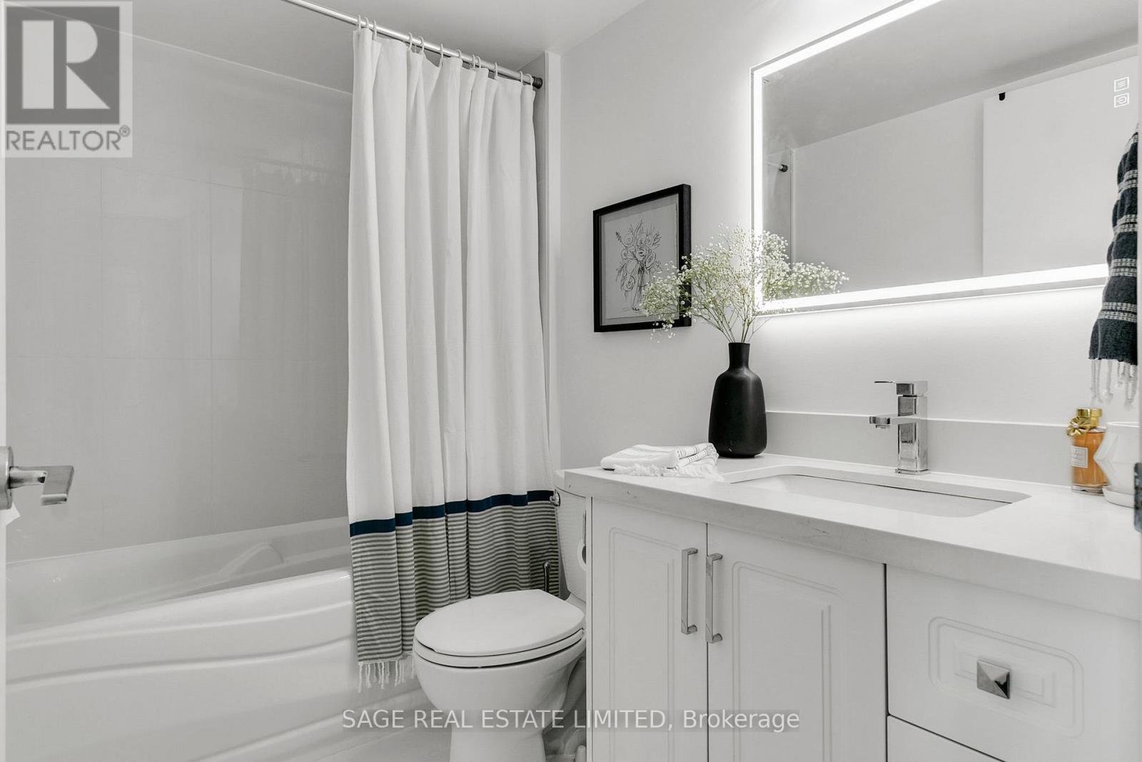 2310 - 219 Fort York Boulevard, Toronto, Ontario  M5V 1B1 - Photo 16 - C12161418