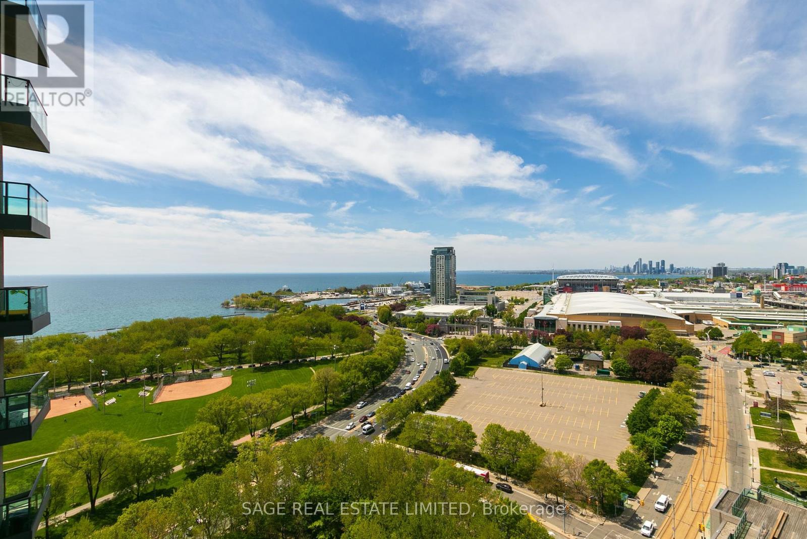 2310 - 219 Fort York Boulevard, Toronto, Ontario  M5V 1B1 - Photo 18 - C12161418