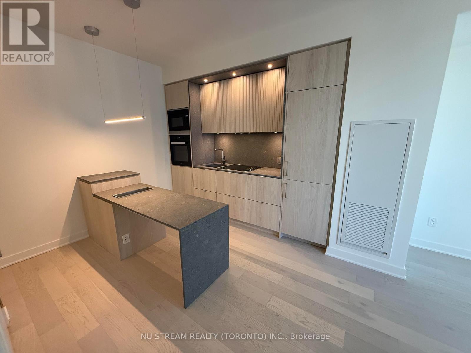 4006 - 11 Yorkville Avenue, Toronto, Ontario  M4W 1L2 - Photo 7 - C12161439