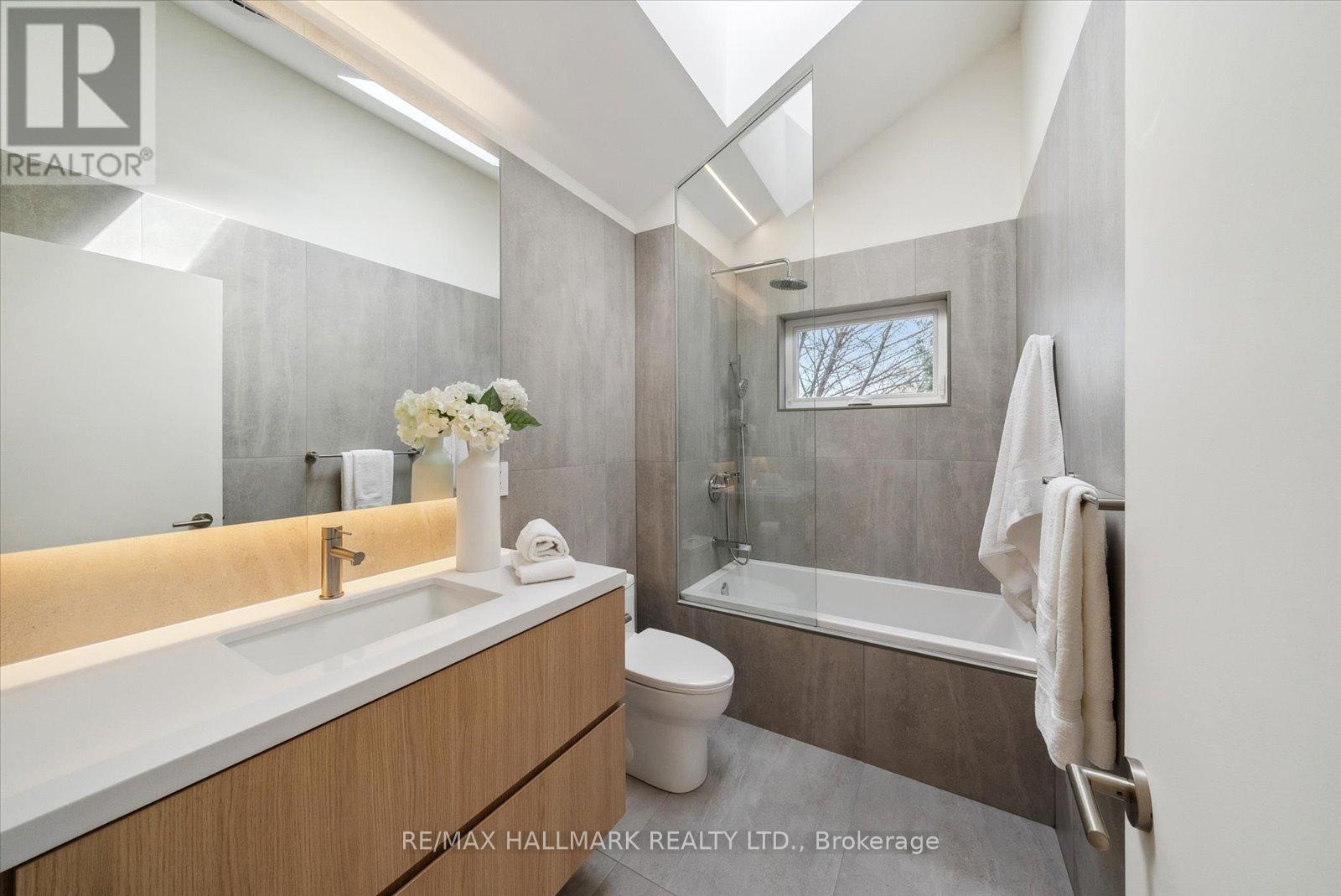 7 Ivy Avenue, Toronto, Ontario  M4L 2H6 - Photo 23 - E12132069