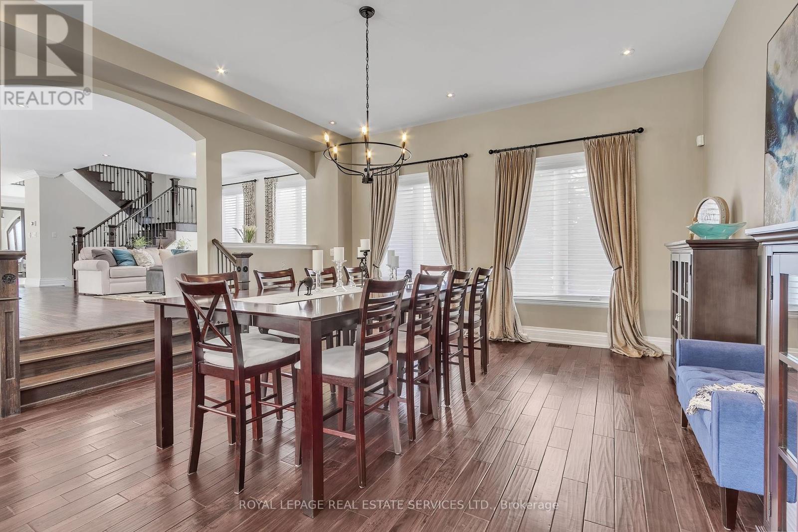 384 Rebecca Street, Oakville, Ontario  L6K 1K6 - Photo 8 - W12000768