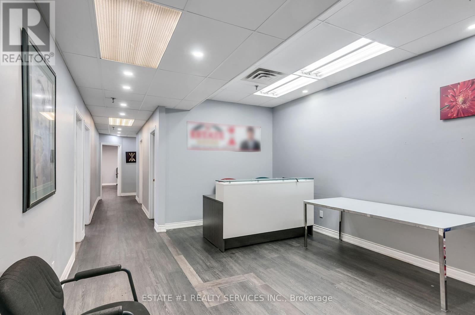 211 - 2359 Royal Windsor Drive, Mississauga, Ontario  L5J 4S9 - Photo 2 - W12085371