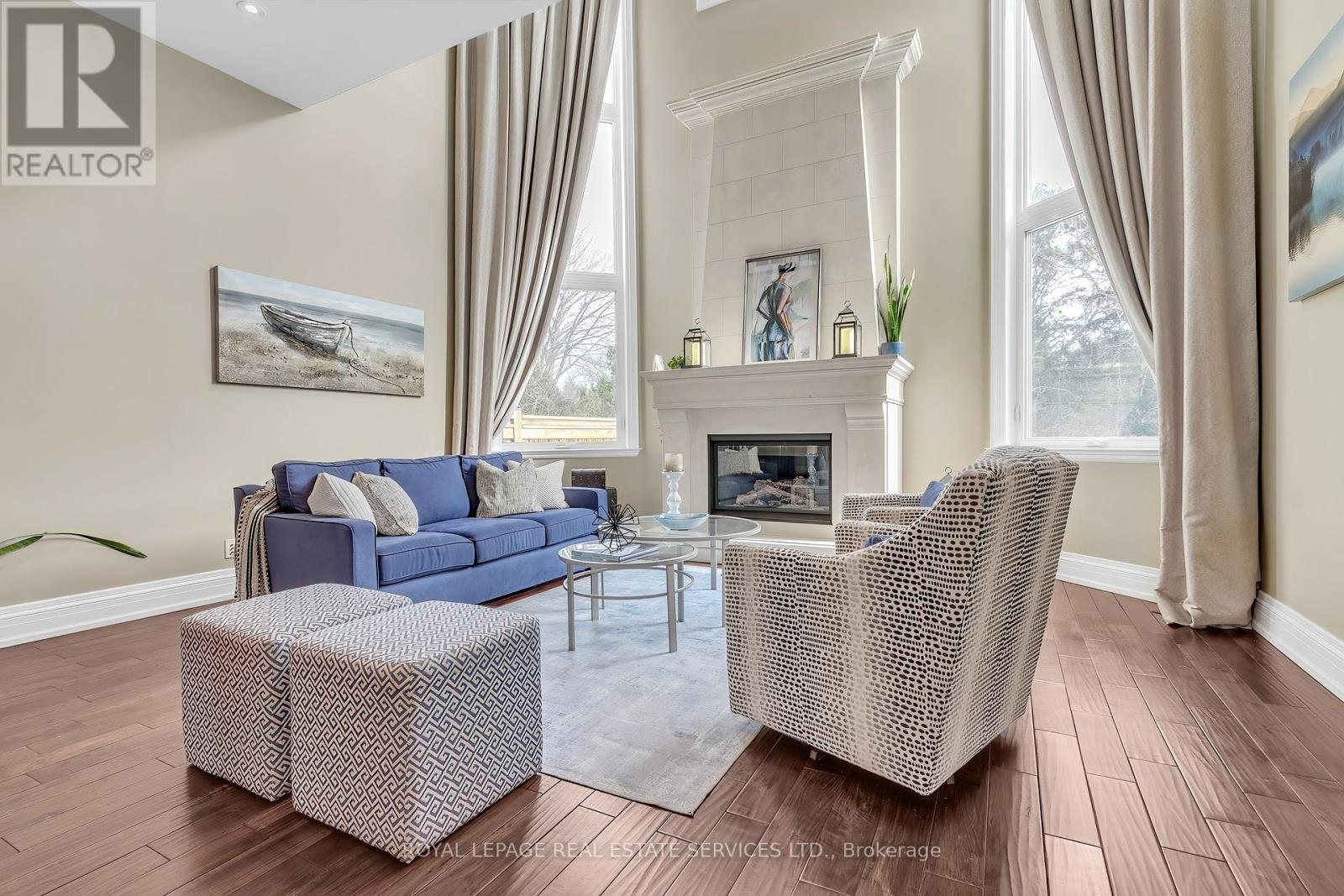 384 Rebecca Street, Oakville, Ontario  L6K 1K6 - Photo 4 - W12000768