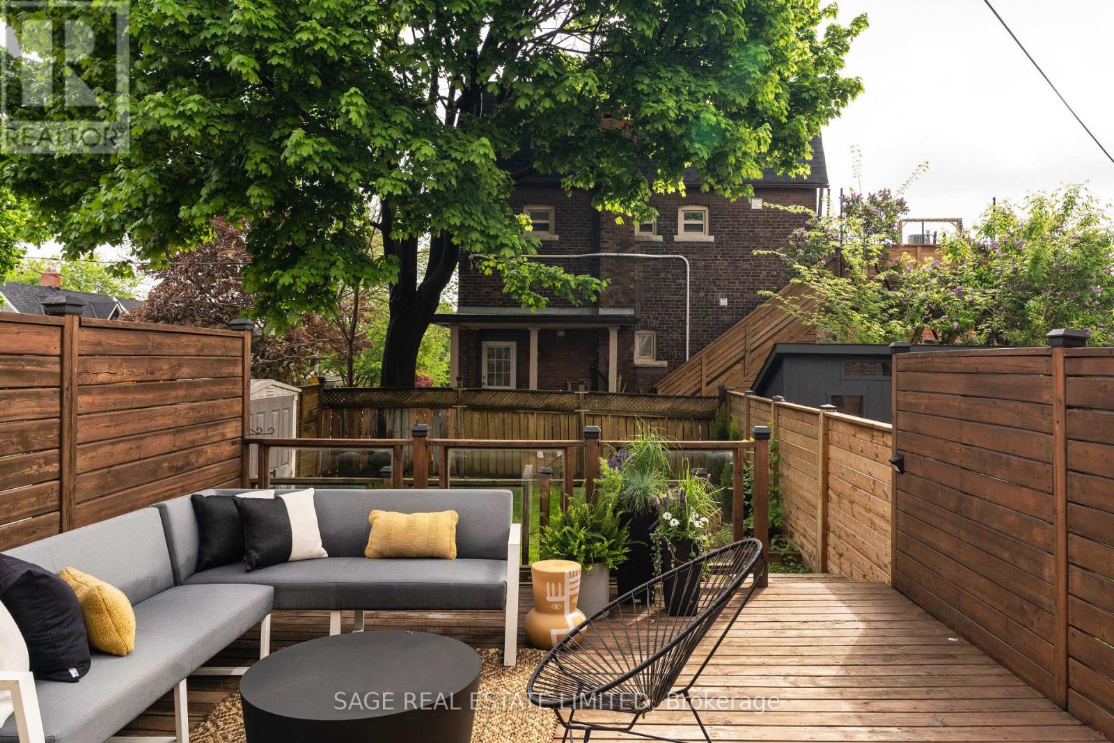 883 Shaw Street, Toronto, Ontario  M6G 3M3 - Photo 33 - W12160371