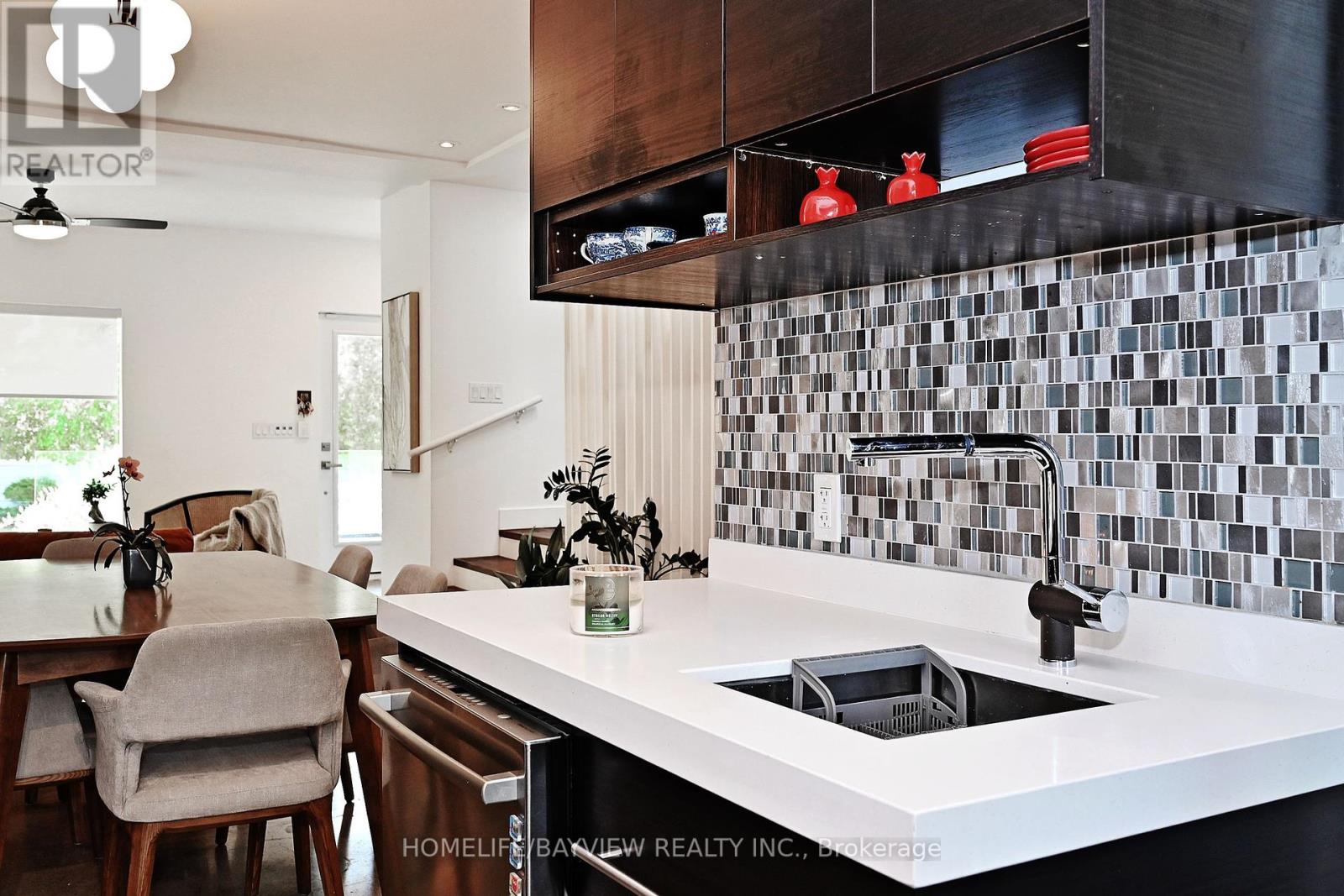 22 Bryant Avenue, Toronto, Ontario  M4C 5G8 - Photo 19 - E12161517
