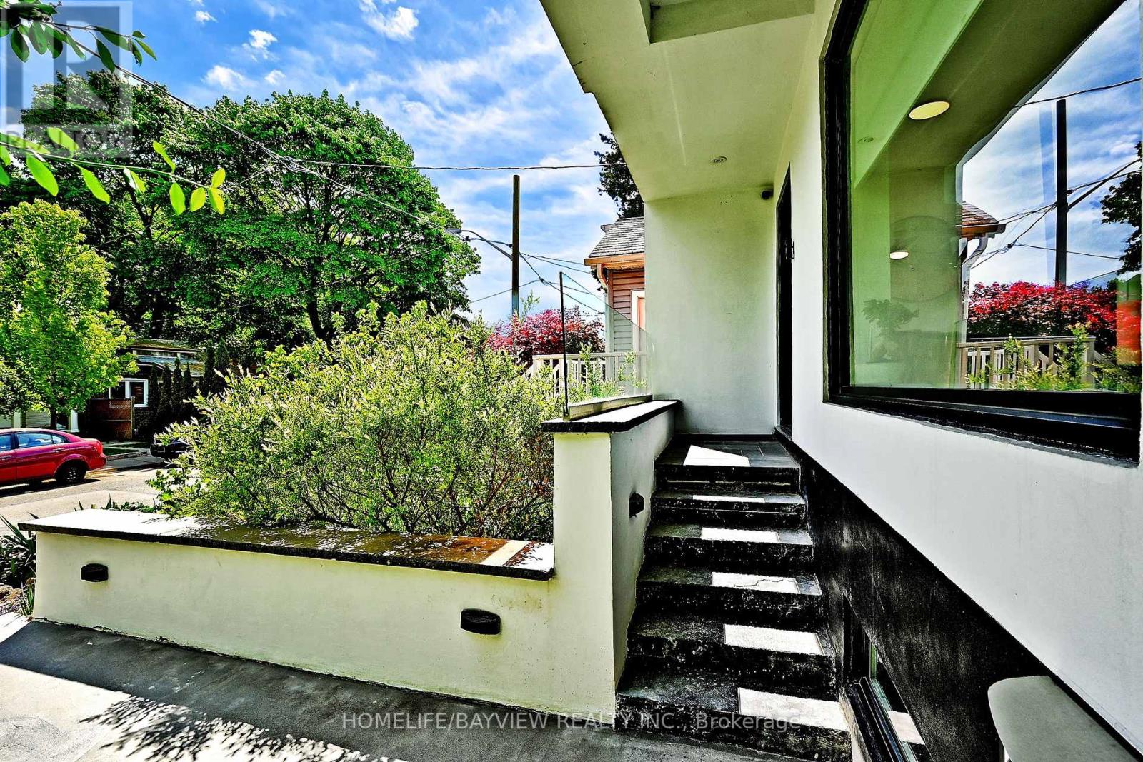 22 Bryant Avenue, Toronto, Ontario  M4C 5G8 - Photo 2 - E12161517