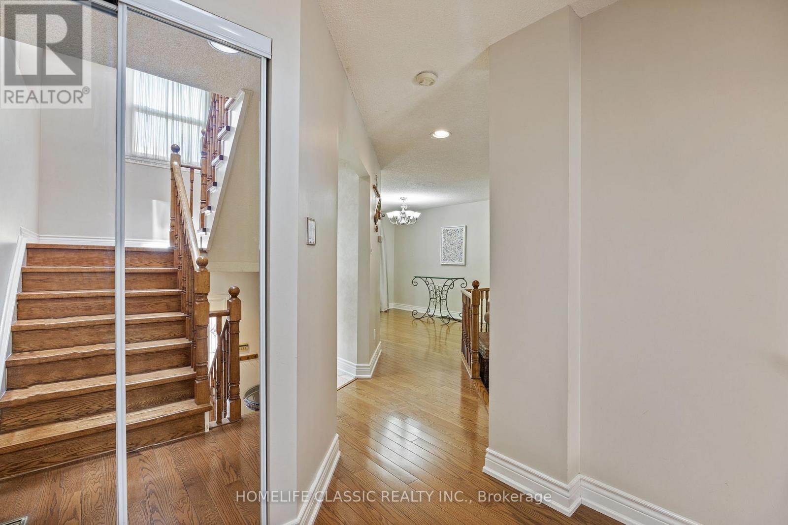 93 North Meadow Crescent, Vaughan, Ontario  L4J 3C4 - Photo 7 - N12161468