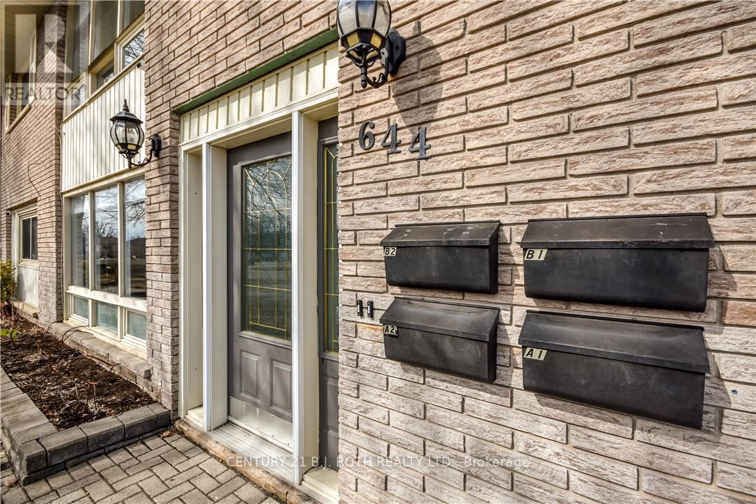 Property at 644 MISSISSAGA STREET W image 3