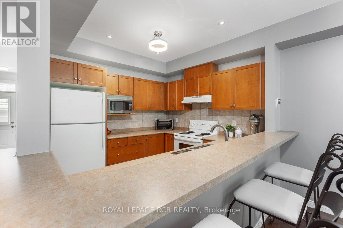 1047 On Bogart Circle, Newmarket, Ontario  L3Y 8T4 - Photo 8 - N12161557