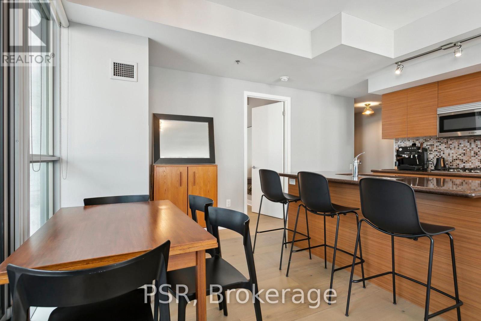 1207 - 375 King Street, Toronto, Ontario  M5V 1K5 - Photo 10 - C12161573