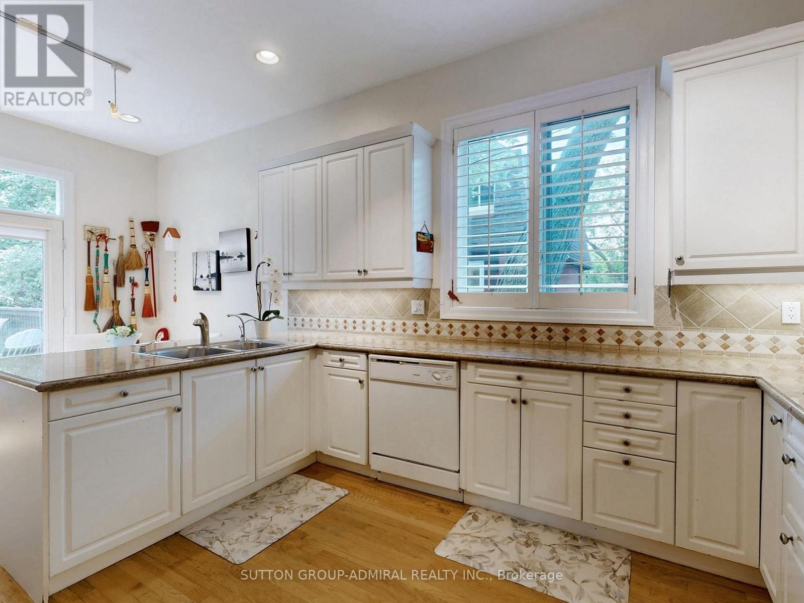 487 Lytton Boulevard, Toronto, Ontario  M5N 1S5 - Photo 10 - C12161580
