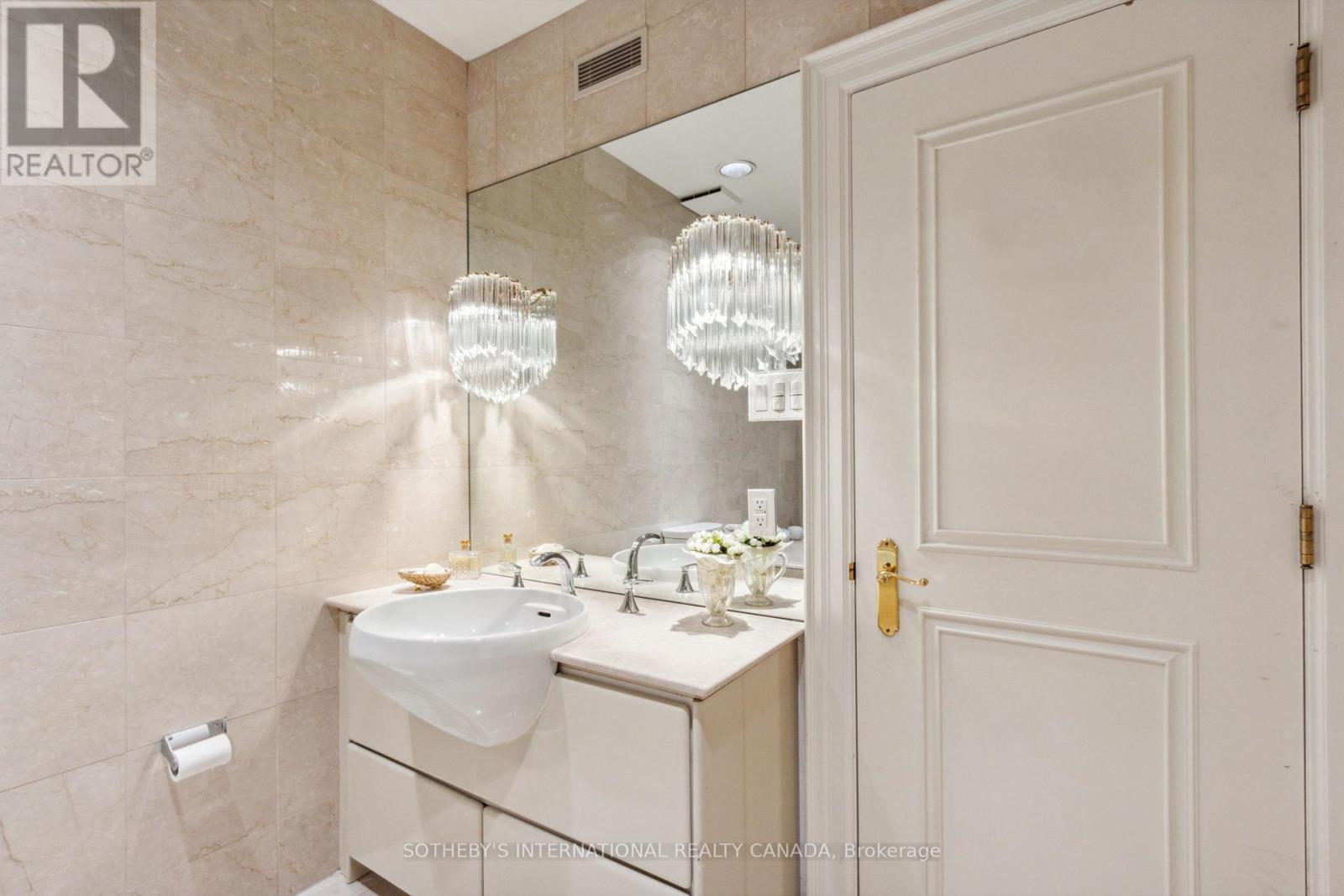 109 Heath Street W, Toronto, Ontario  M4V 1T5 - Photo 23 - C12161590