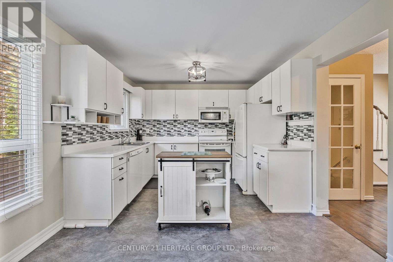 44 - 108 Ashley Place, Aurora, Ontario  L4G 6H5 - Photo 10 - N12161565