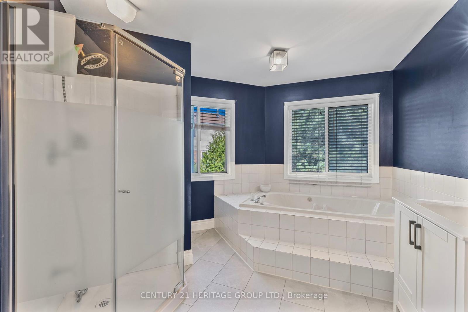 44 - 108 Ashley Place, Aurora, Ontario  L4G 6H5 - Photo 41 - N12161565