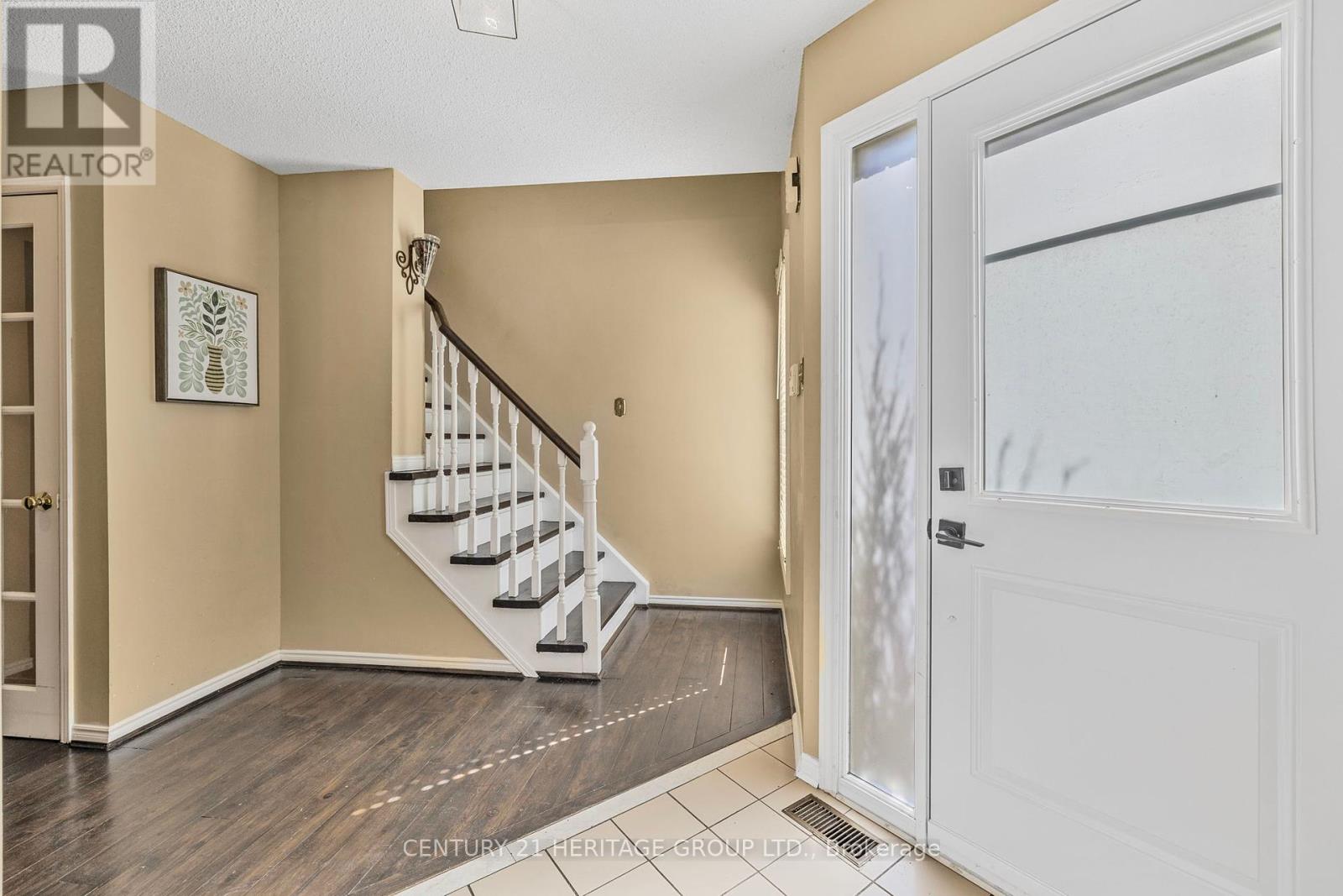 44 - 108 Ashley Place, Aurora, Ontario  L4G 6H5 - Photo 6 - N12161565