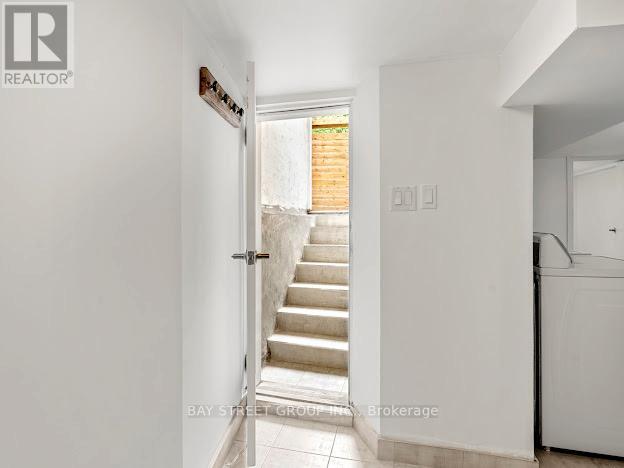 165 Howland Avenue, Toronto, Ontario  M5R 3B7 - Photo 28 - C12161567
