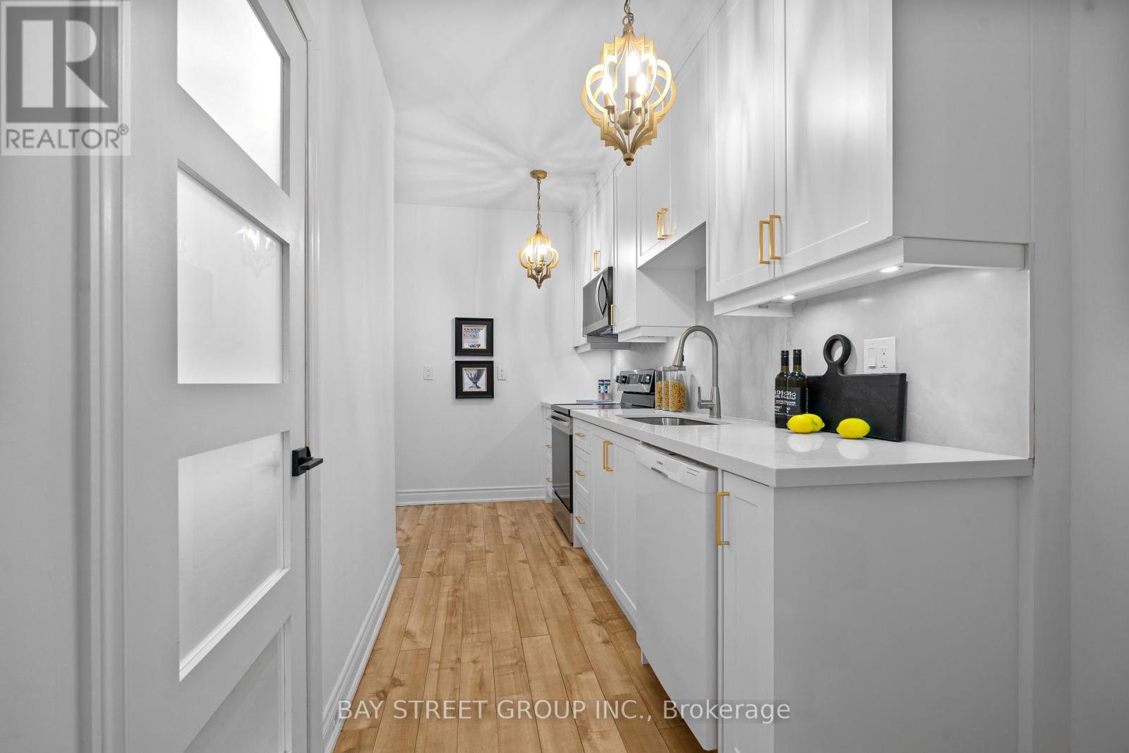 165 Howland Avenue, Toronto, Ontario  M5R 3B7 - Photo 8 - C12161567
