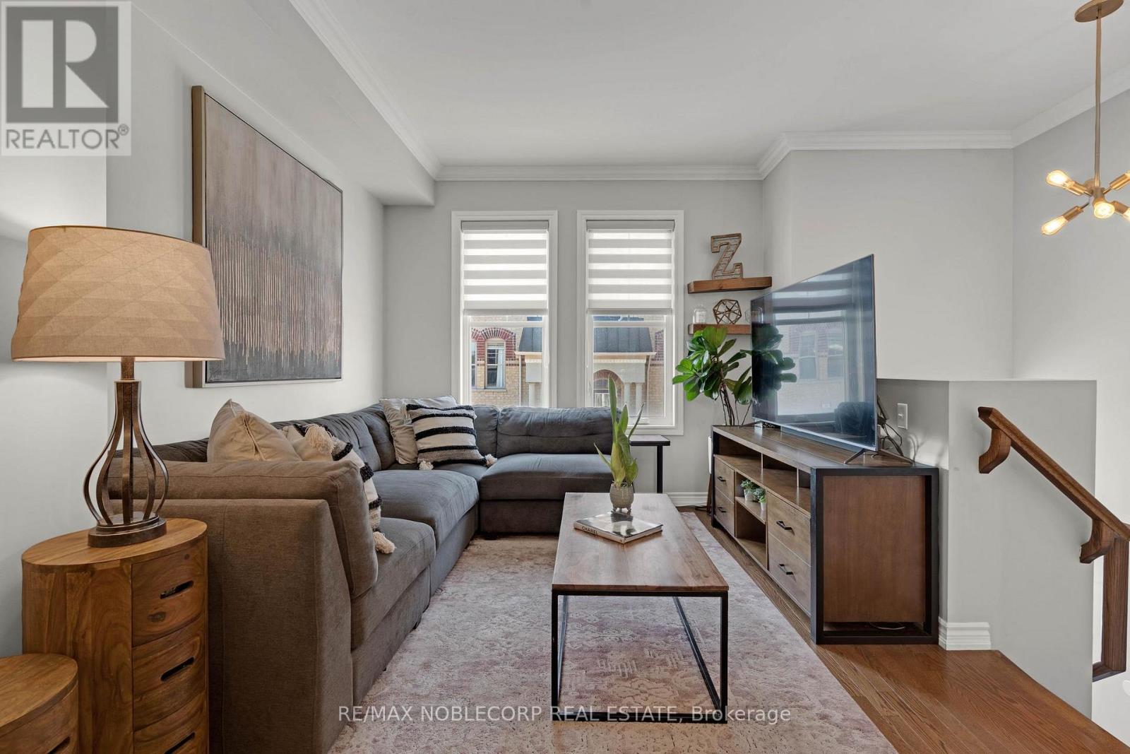 45 - 10 Porter Avenue W, Vaughan, Ontario  L4L 0H1 - Photo 6 - N12161579