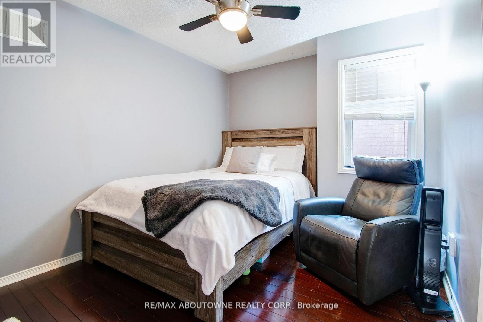 3265 Sharp Road, Burlington, Ontario  L7M 0J4 - Photo 17 - W12161466
