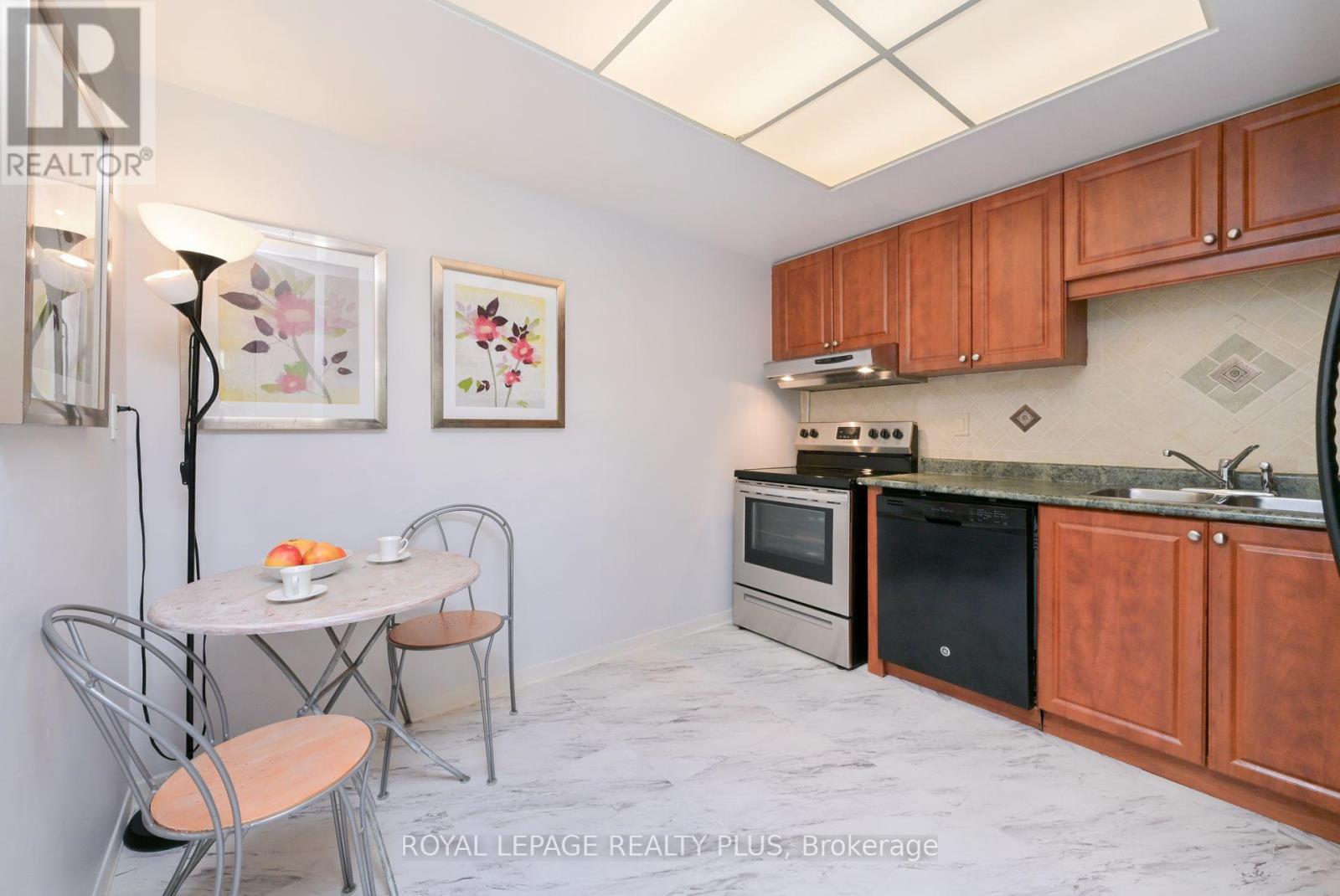 2306 - 8 Lisa Street, Brampton, Ontario  L6T 4S6 - Photo 8 - W12161473