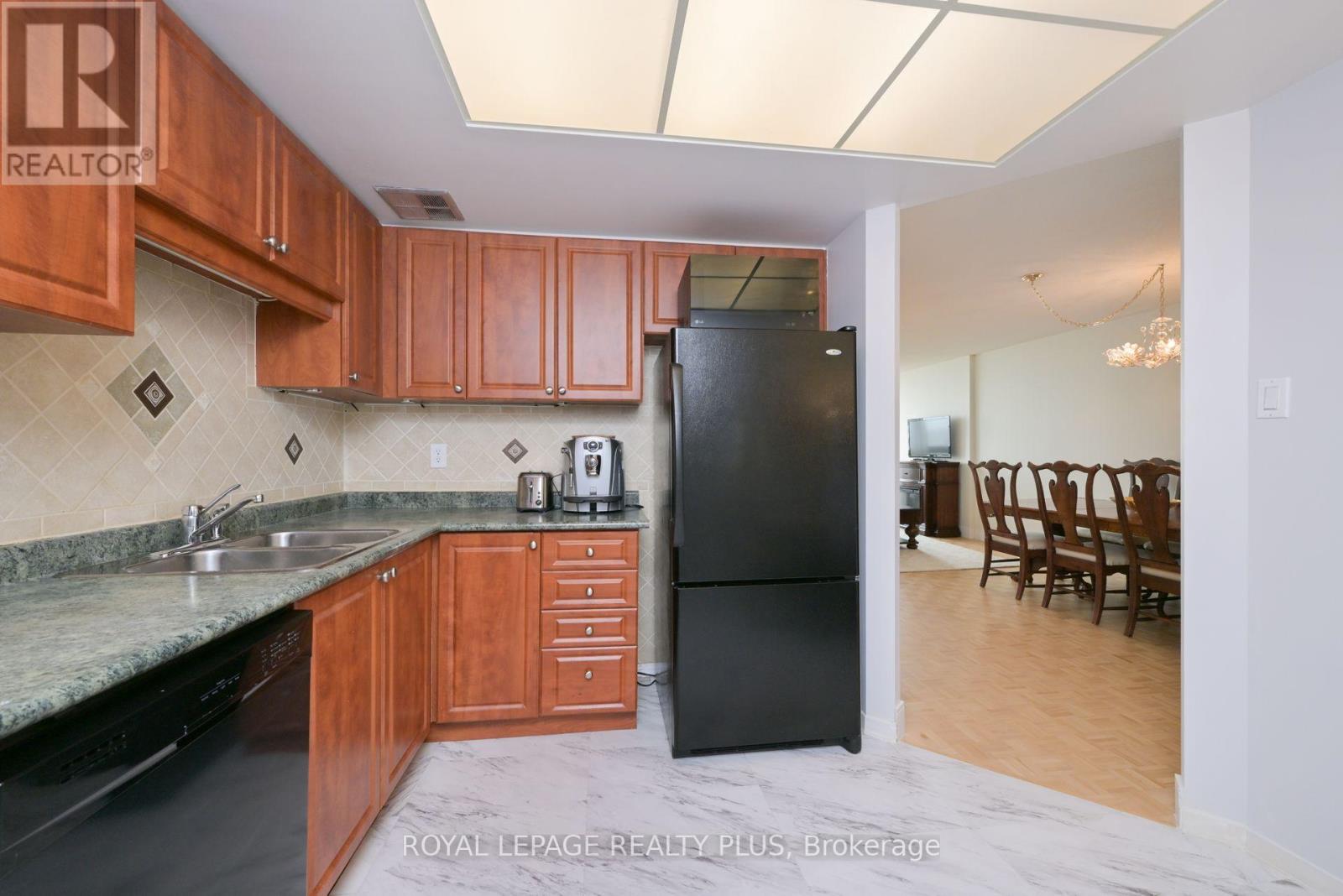 2306 - 8 Lisa Street, Brampton, Ontario  L6T 4S6 - Photo 11 - W12161473