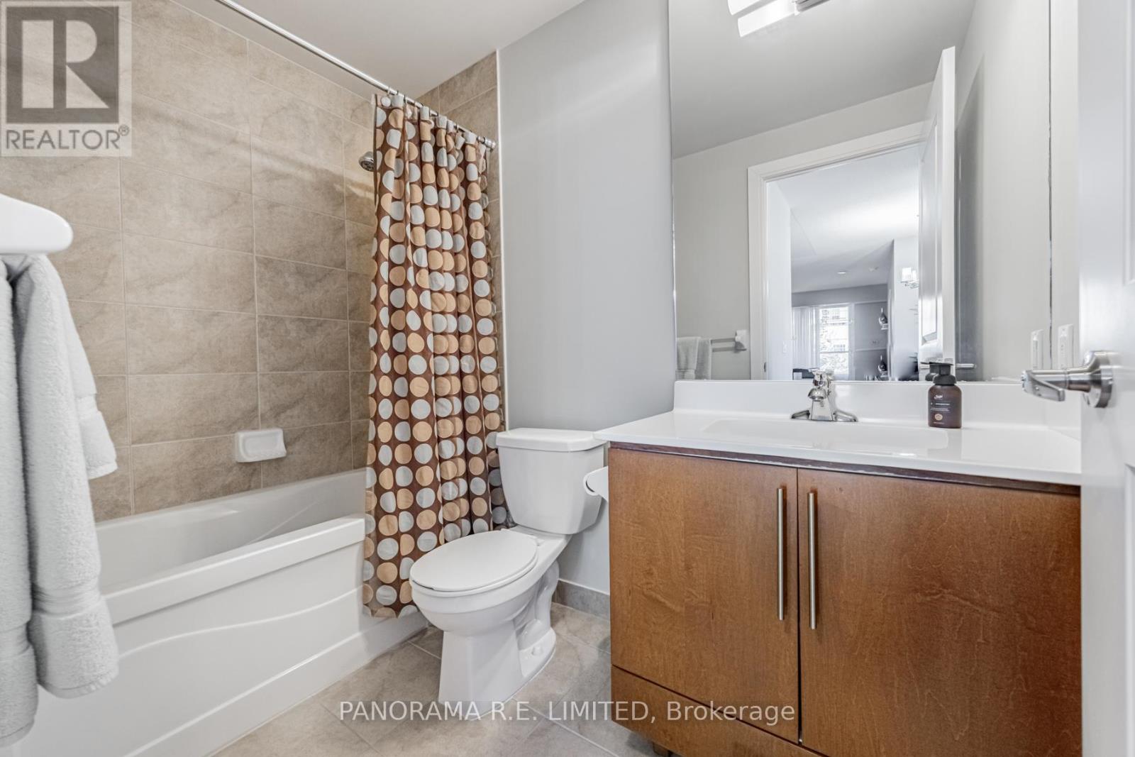 203 - 330 Burnhamthorpe Road W, Mississauga, Ontario  L5B 0E1 - Photo 17 - W12161492