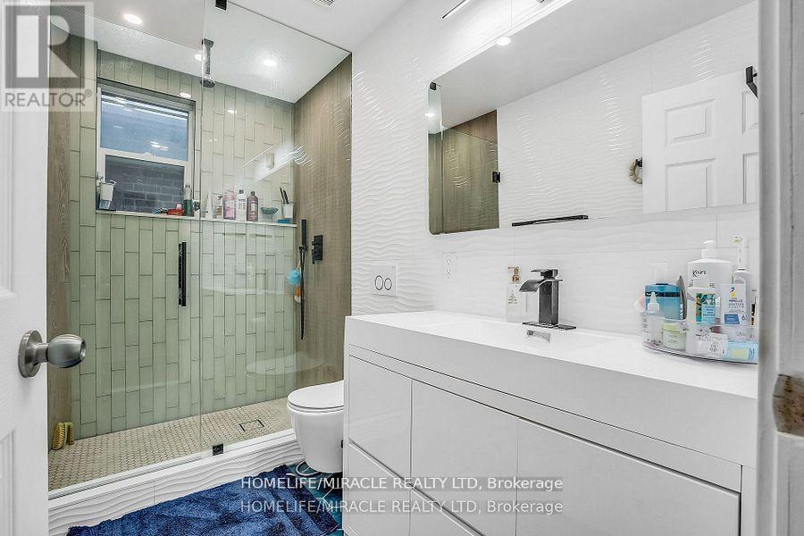 212 Symington Avenue, Toronto, Ontario  M6P 3W6 - Photo 31 - W12161484