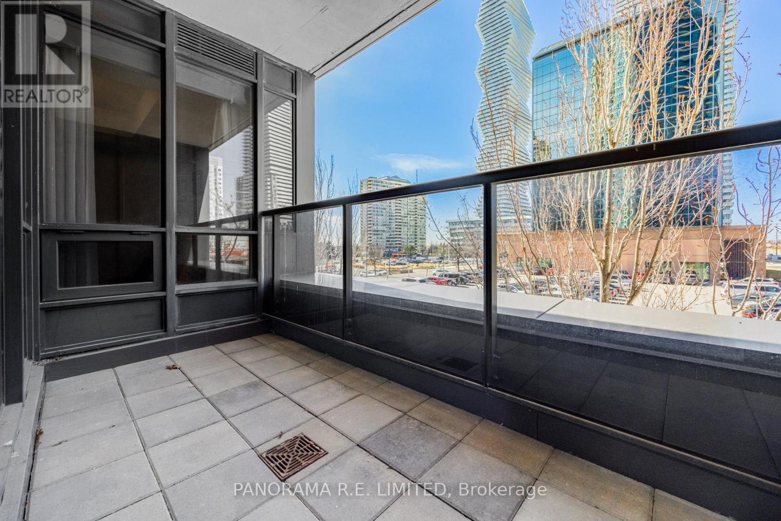 203 - 330 Burnhamthorpe Road W, Mississauga, Ontario  L5B 0E1 - Photo 14 - W12161492