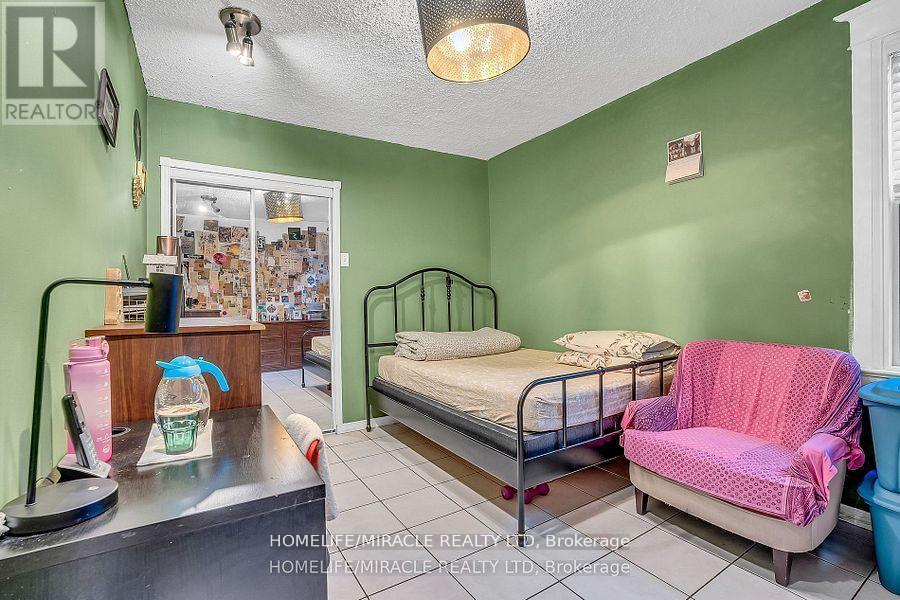 212 Symington Avenue, Toronto, Ontario  M6P 3W6 - Photo 28 - W12161484