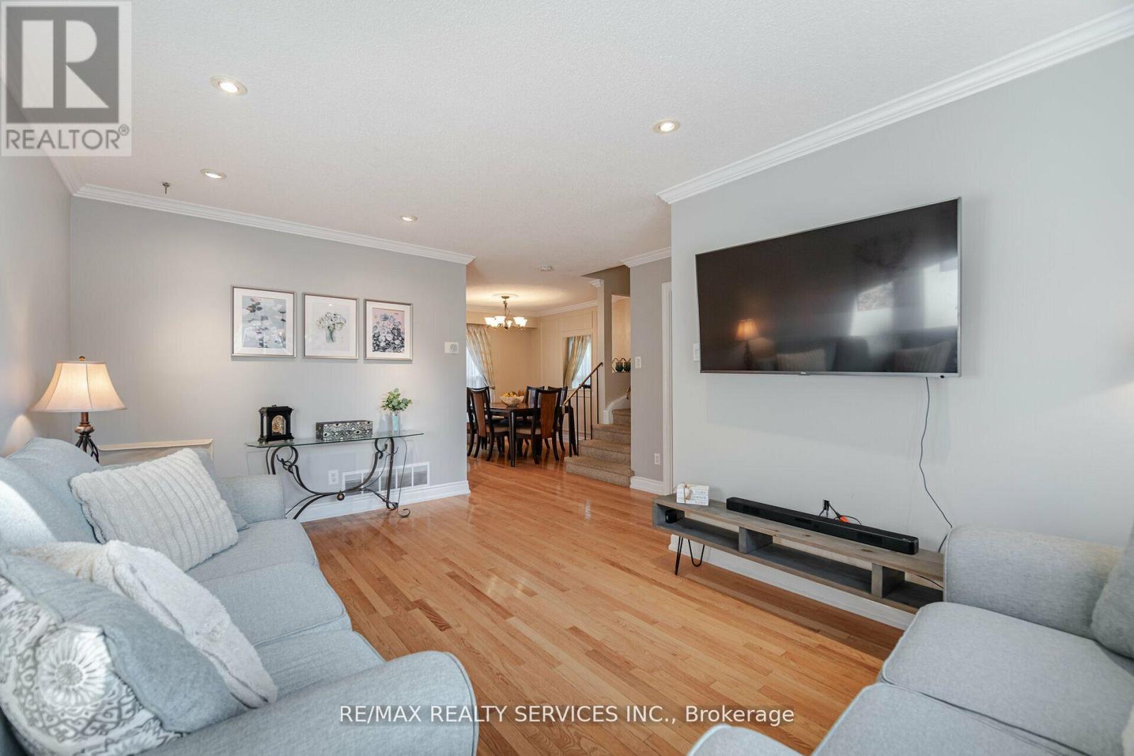 11 Courtleigh Square, Brampton, Ontario  L6Z 1J2 - Photo 10 - W12161523