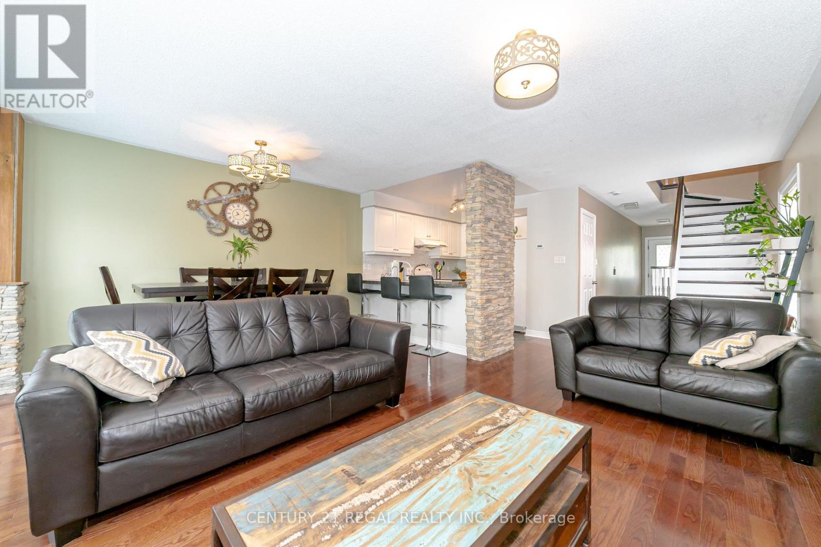 27 Katrina Court, Toronto, Ontario  M6L 3G3 - Photo 15 - W12161376