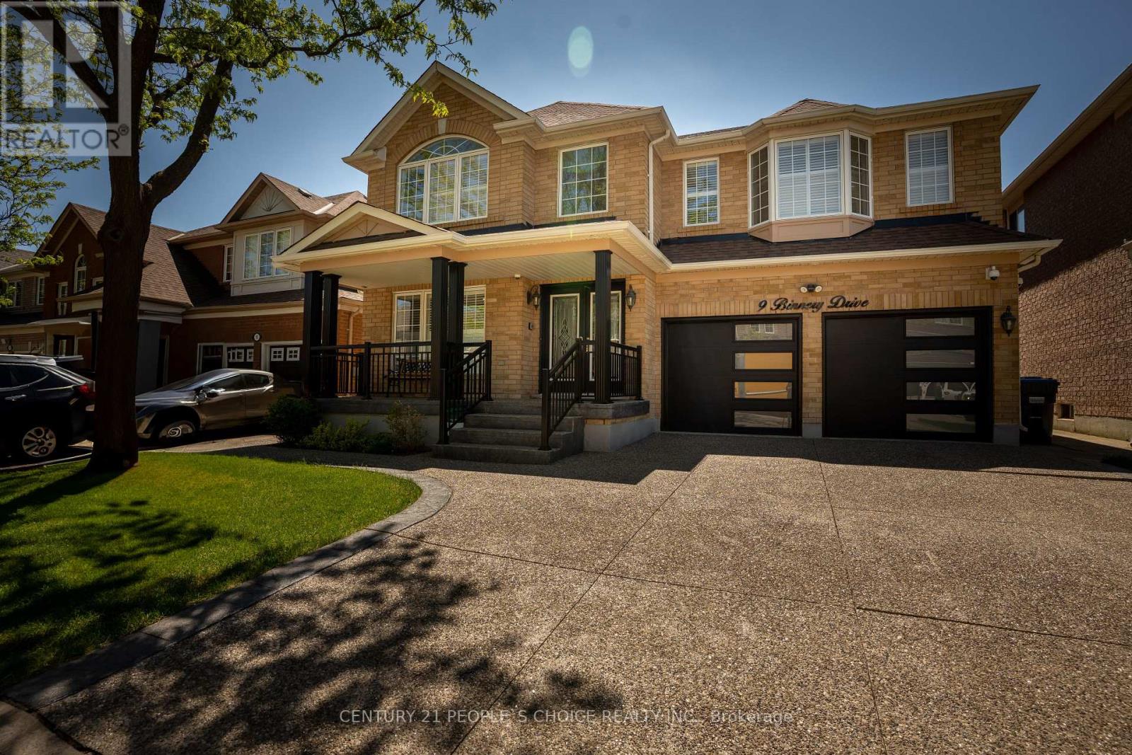 9 Binnery Drive, Brampton, Ontario  L6P 1A3 - Photo 2 - W12161530
