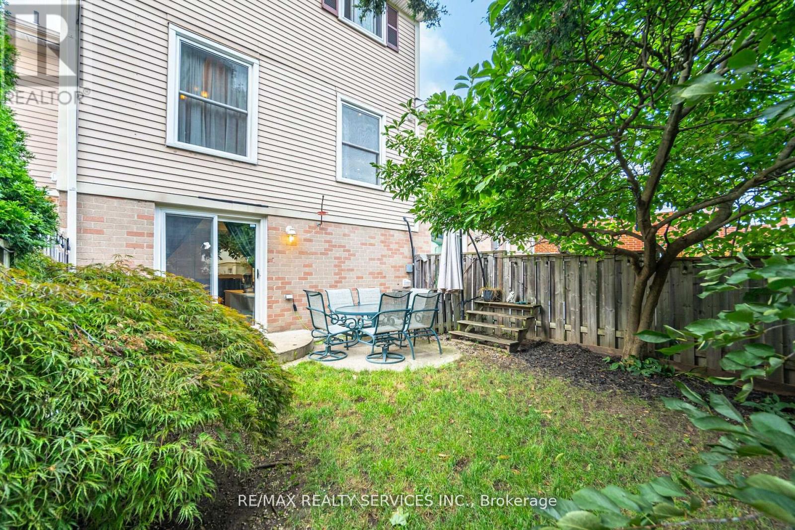 11 Courtleigh Square, Brampton, Ontario  L6Z 1J2 - Photo 38 - W12161523