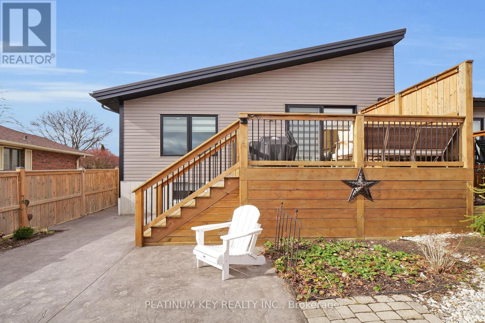 71 Clara Crescent, Chatham-Kent, Ontario  N7M 0R8 - Photo 31 - X12044283