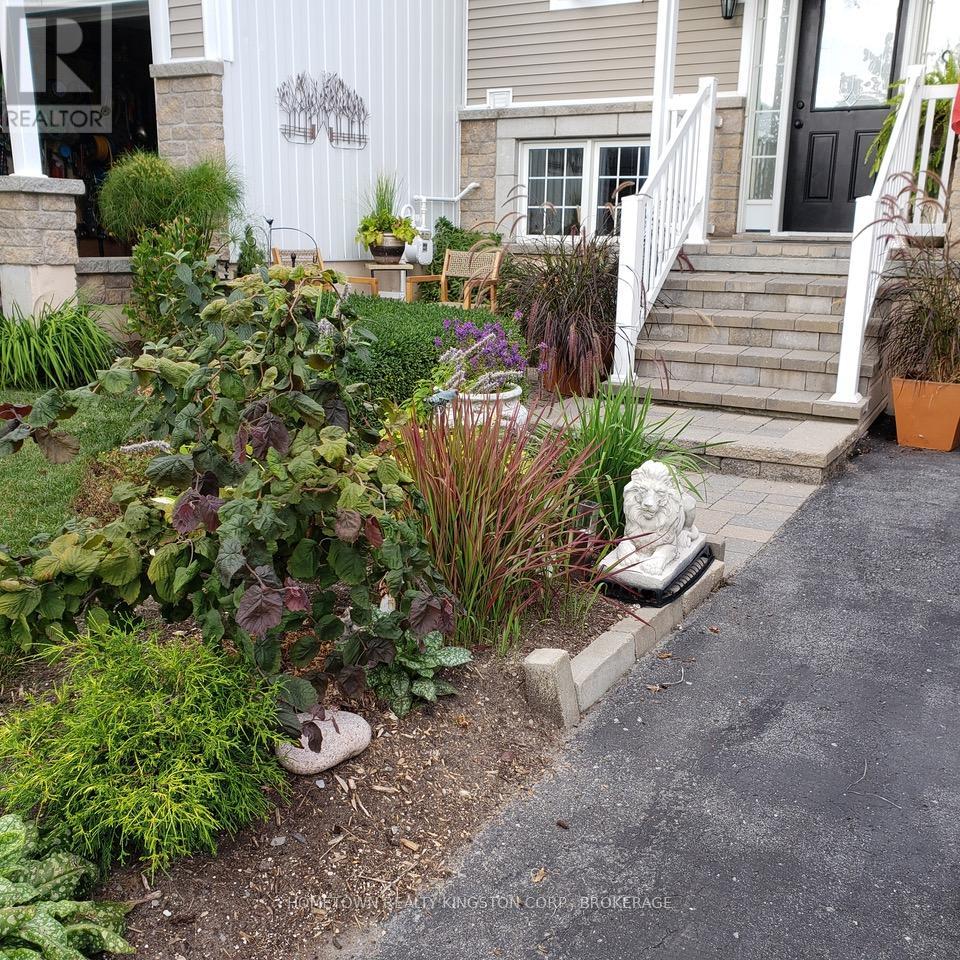 480 Country Club Drive, Loyalist (Bath), Ontario  K0H 1G0 - Photo 4 - X12086201