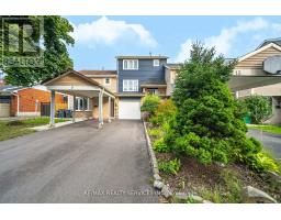 11 COURTLEIGH SQUARE, Brampton, Ontario