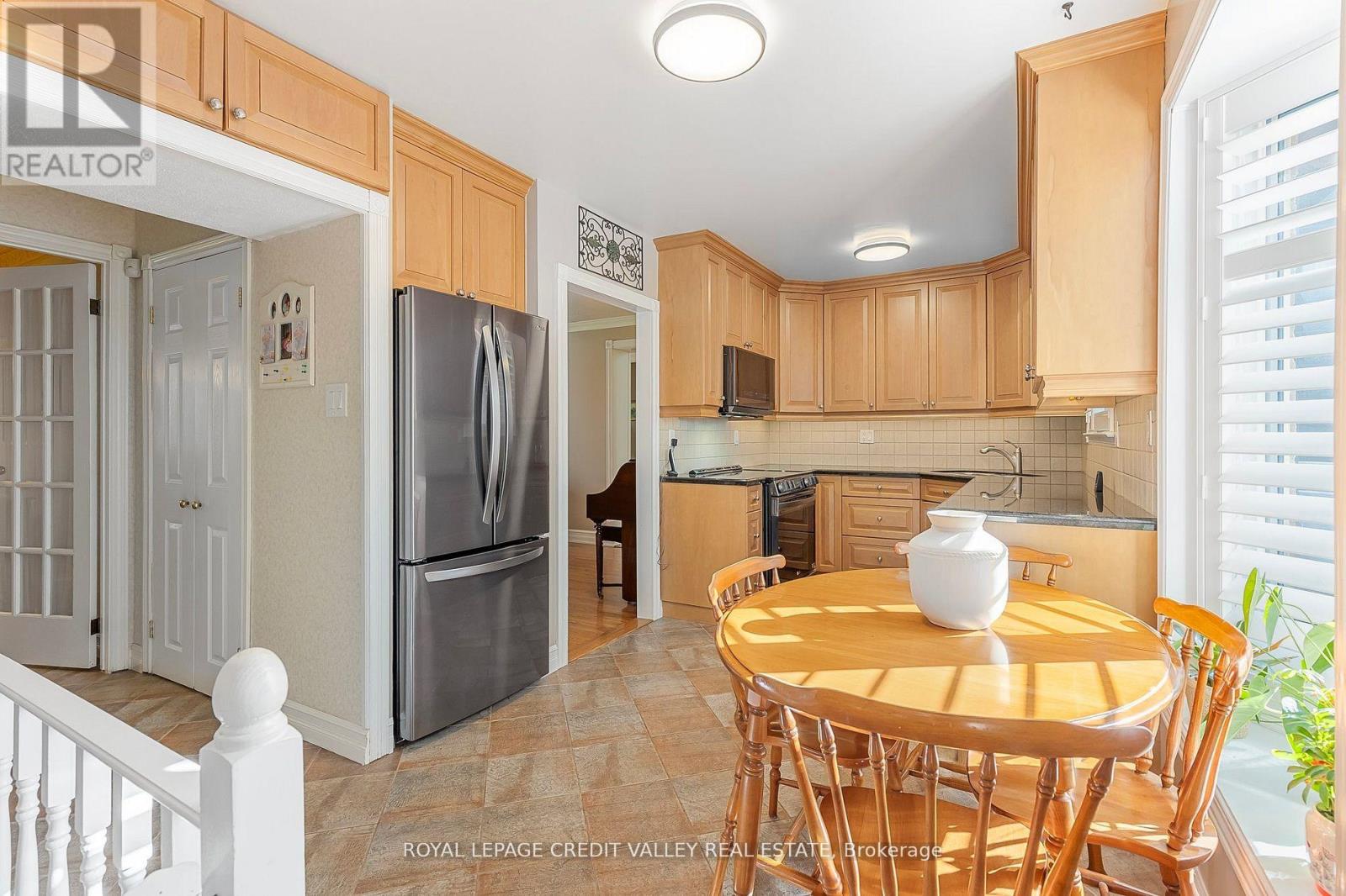 9 Norval Crescent, Brampton, Ontario  L6W 1J1 - Photo 13 - W12161553