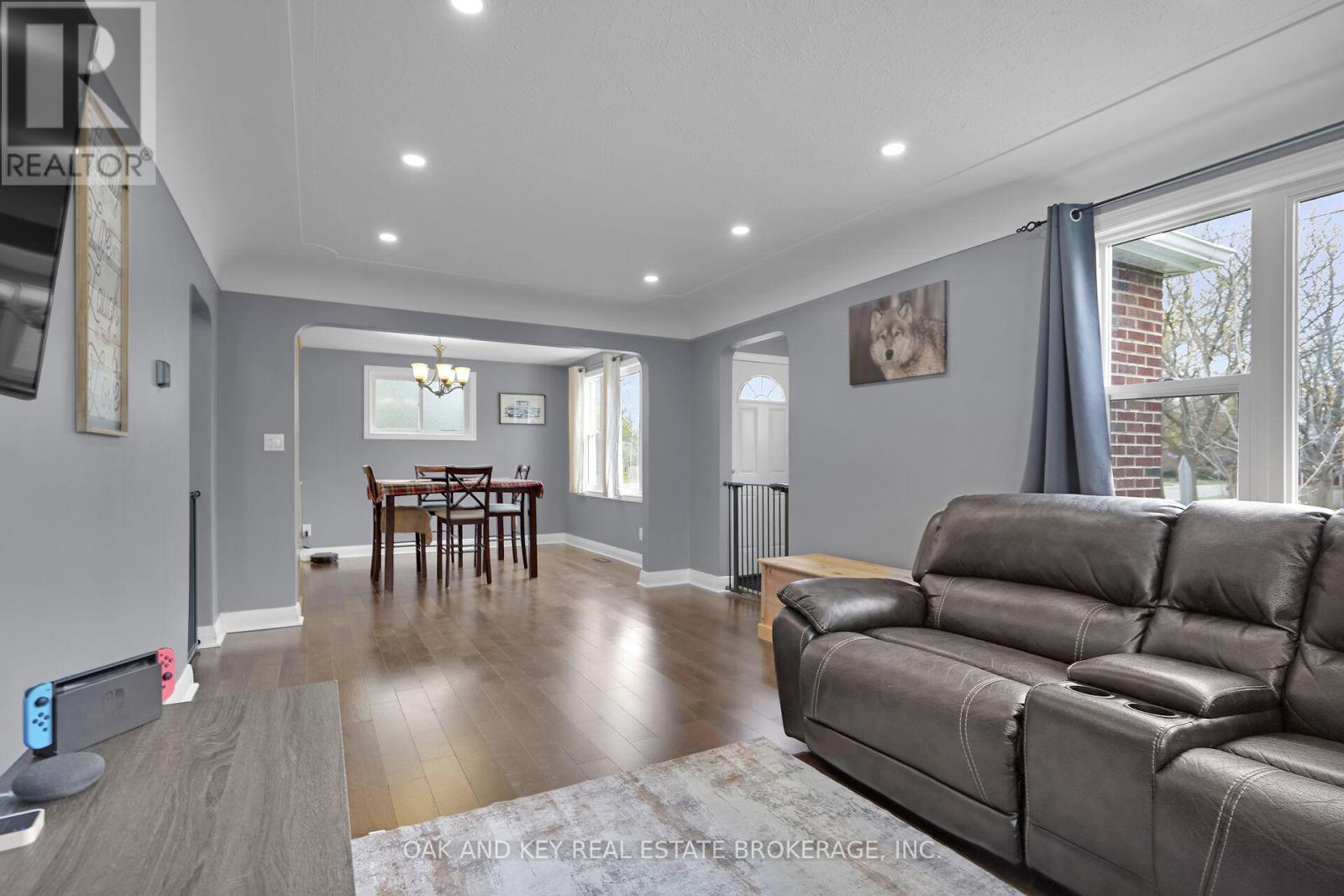 216 Vancouver Street, London East, Ontario  N5W 4R8 - Photo 11 - X12115386