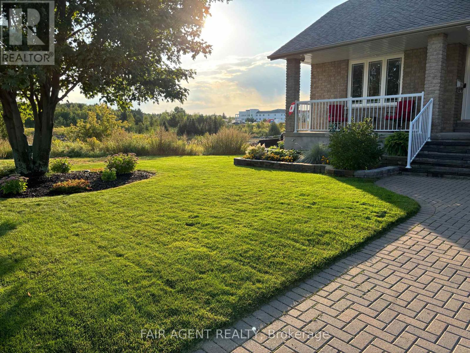 234 Second Avenue S, Greater Sudbury, Ontario  P3B 0A8 - Photo 3 - X12109370